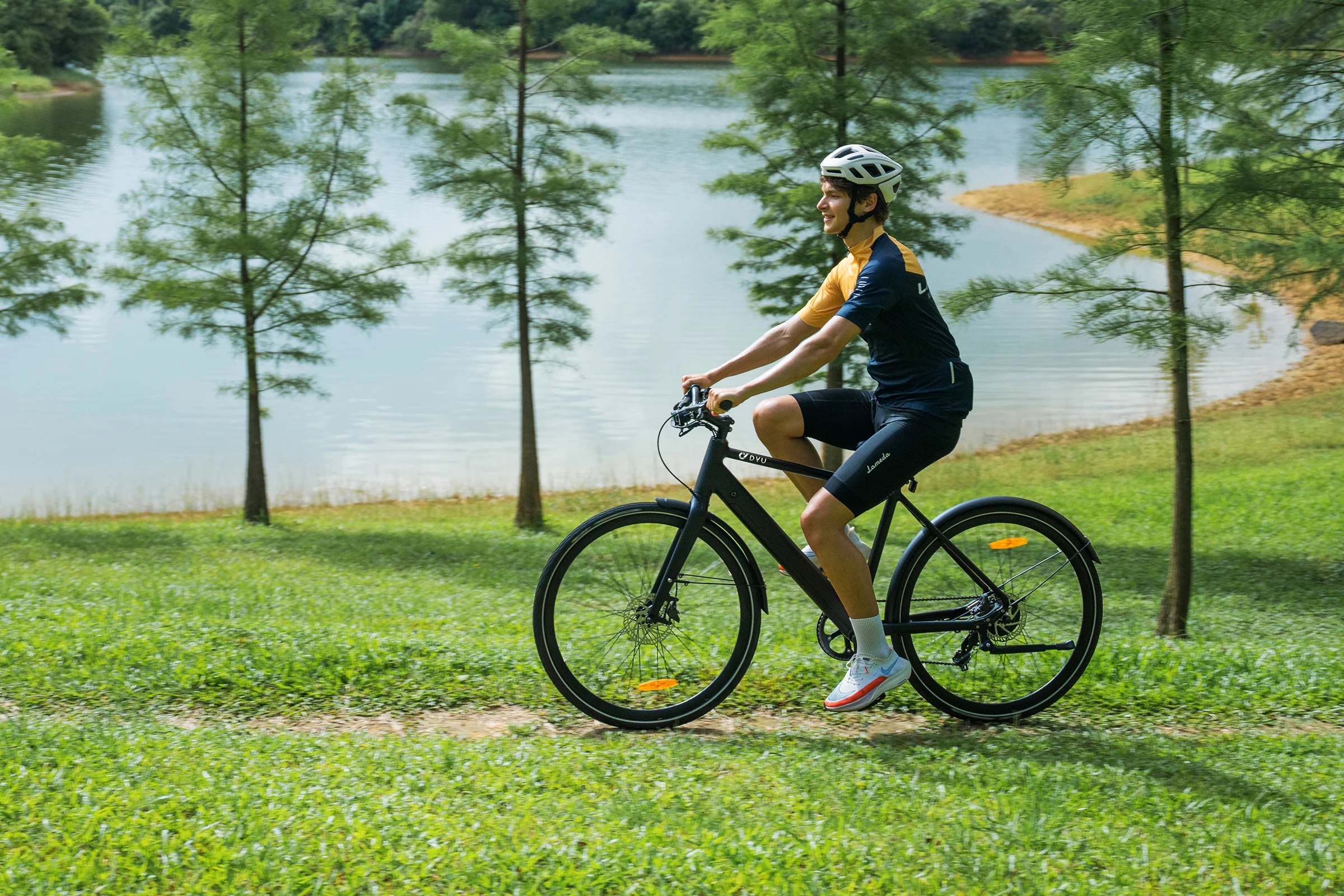 DYU Stroll 1 700C City Electric Bike - Image 10